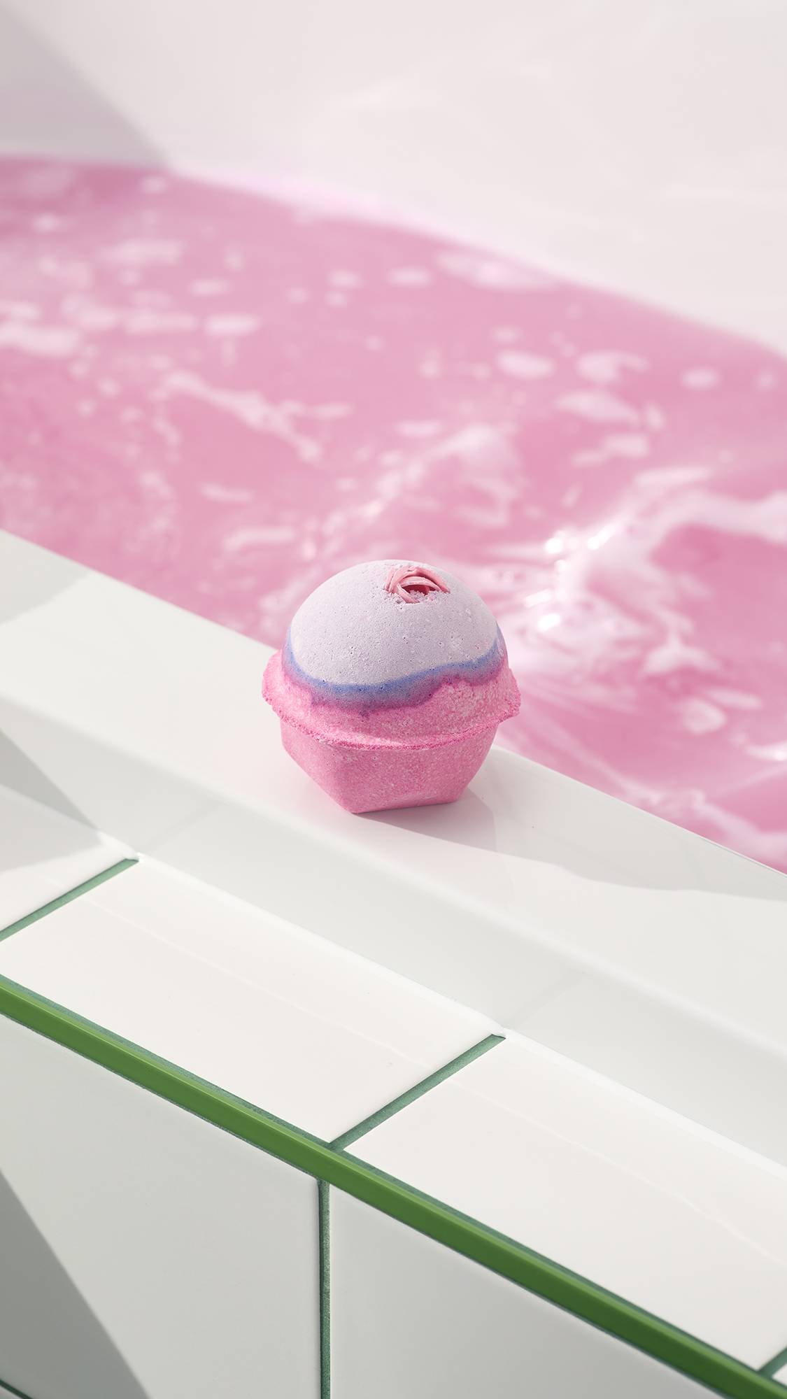 Alternative view of Sex Bomb